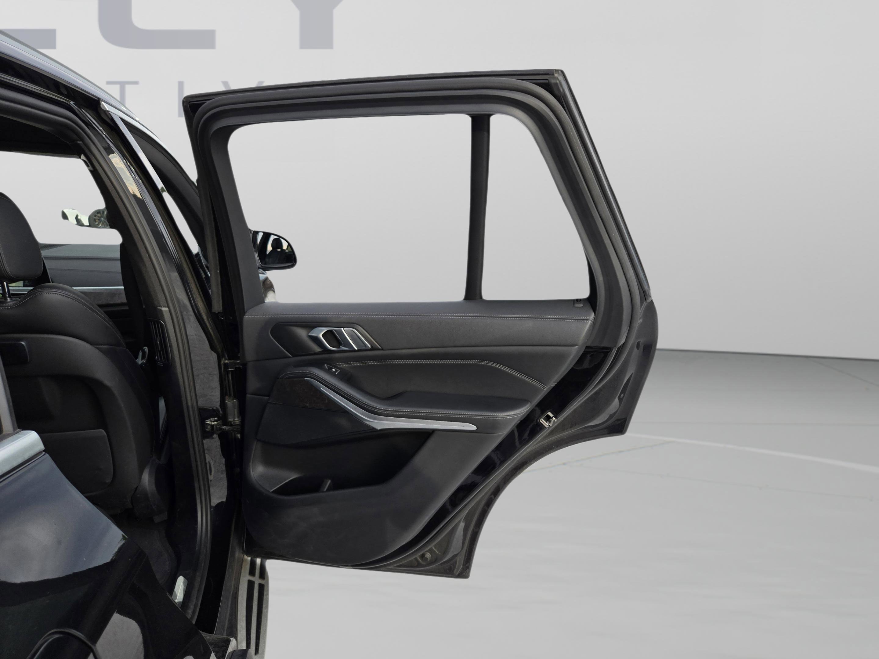 Used 2023 BMW X5 sDrive40i RWD image 18