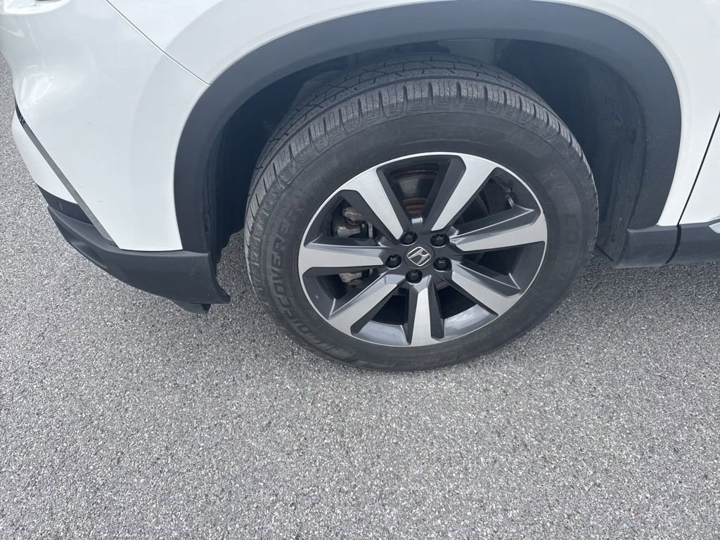 Used 2025 Honda Pilot Touring image 9