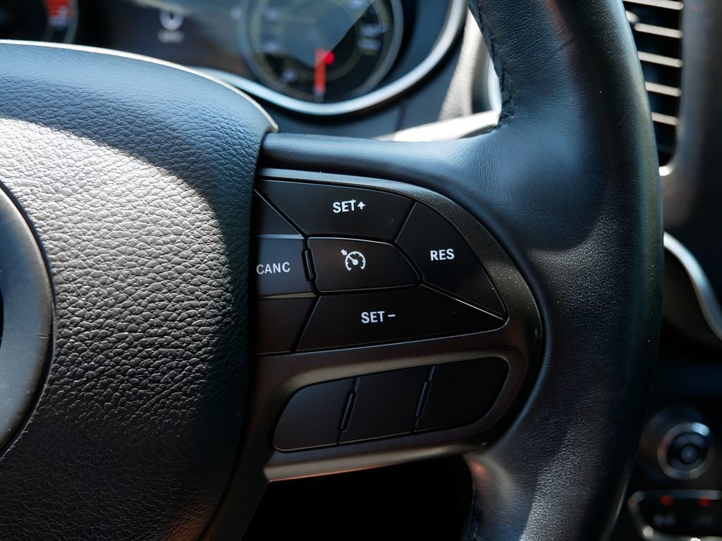 Used 2019 Jeep Cherokee Trailhawk AWD/4WD image 19