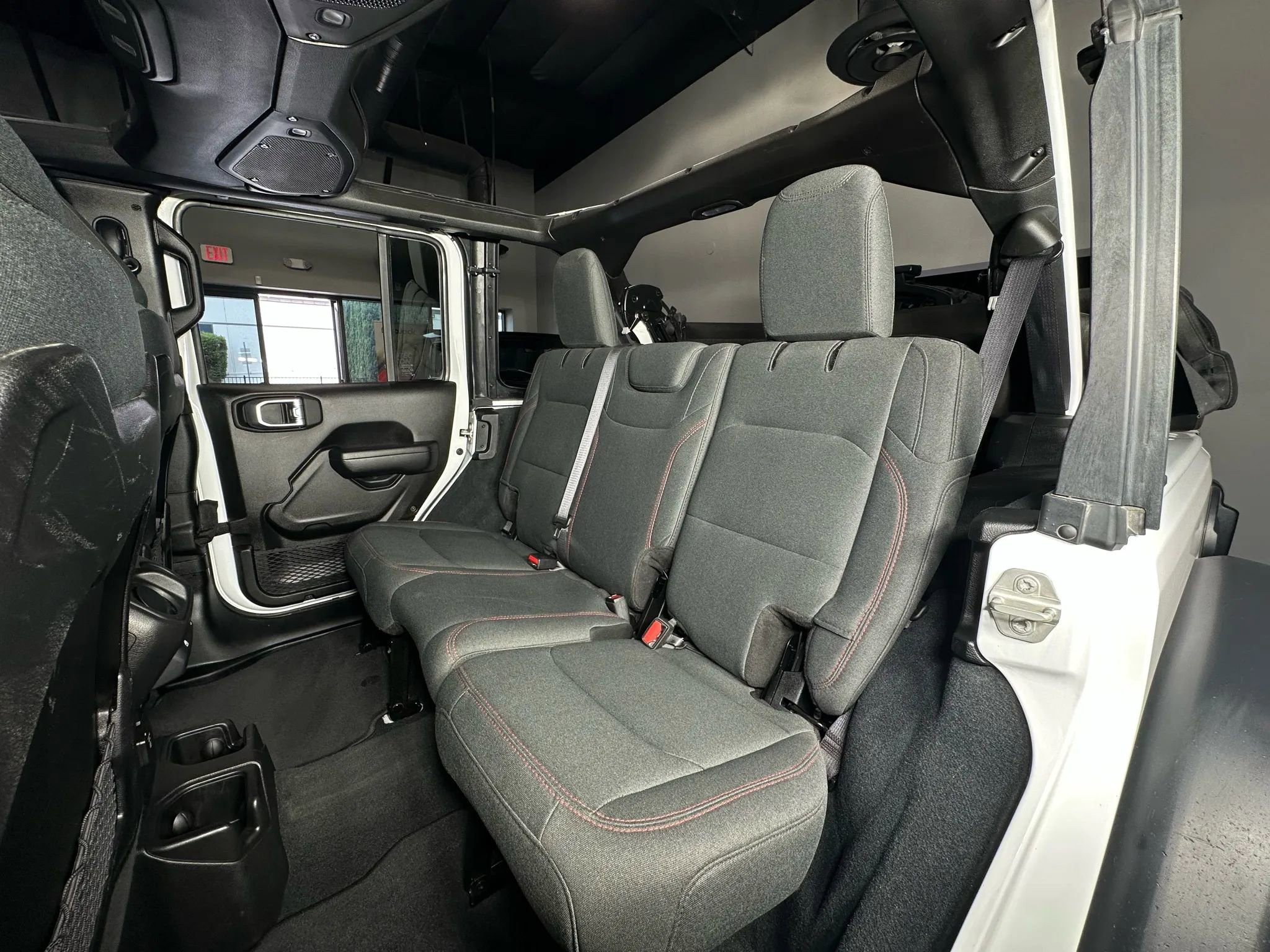 Used 2024 Jeep Wrangler Unlimited Rubicon w/ Convenience Group image 25