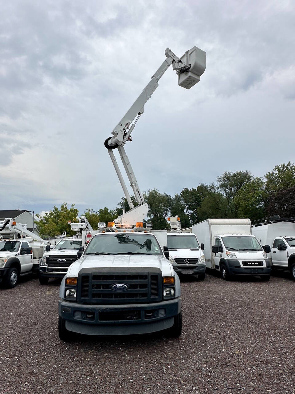 Used 2009 Ford F550 2WD Regular Cab Super Duty image 35