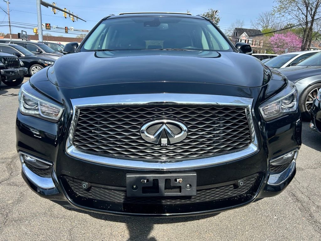 Used 2017 INFINITI QX60 Luxe w/ Deluxe Technology Package image 4