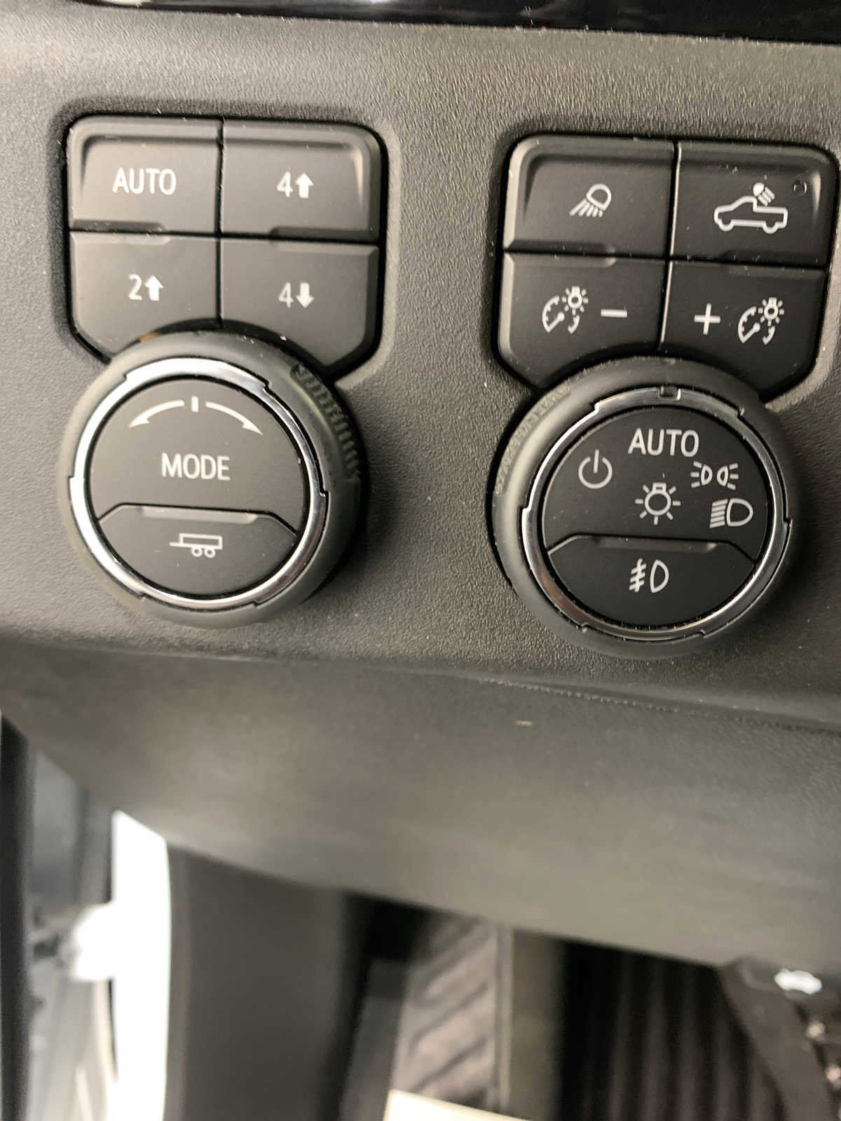 Used 2024 Chevrolet Silverado 2500 LTZ image 7