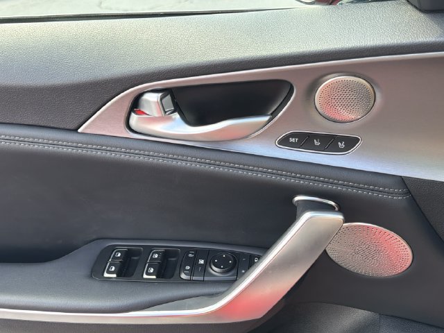 Used 2021 Kia Stinger GT2 RWD image 29
