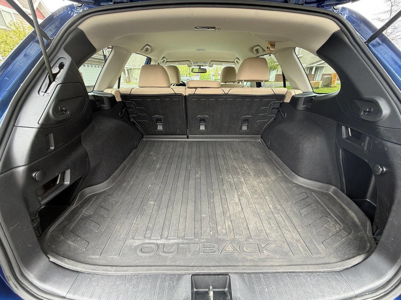Used 2016 Subaru Outback 2.5i Premium AWD/4WD image 5