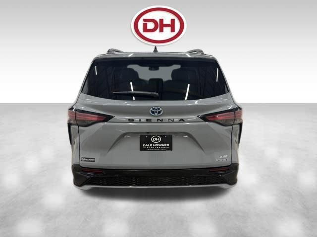 Used 2024 Toyota Sienna XSE w/ XSE Plus Package image 13