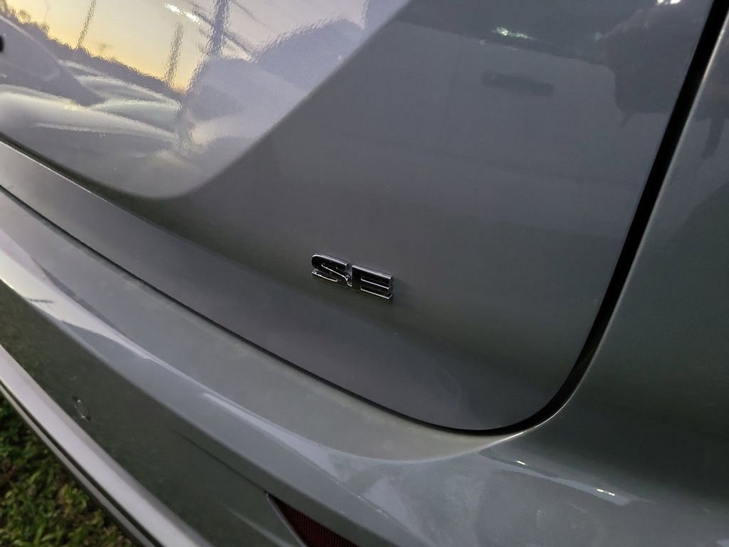 New 2026 Mitsubishi Outlander SE image 5