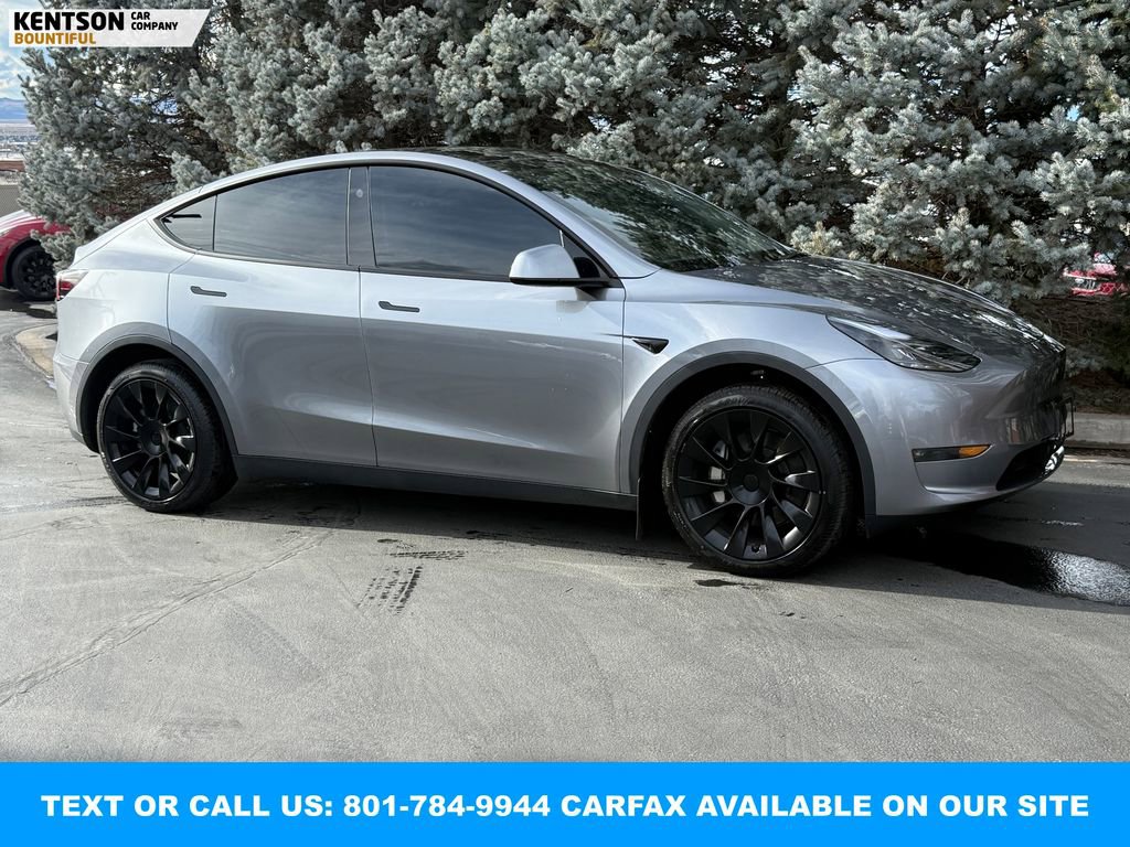 Used 2025 Tesla Model Y Long Range image 12