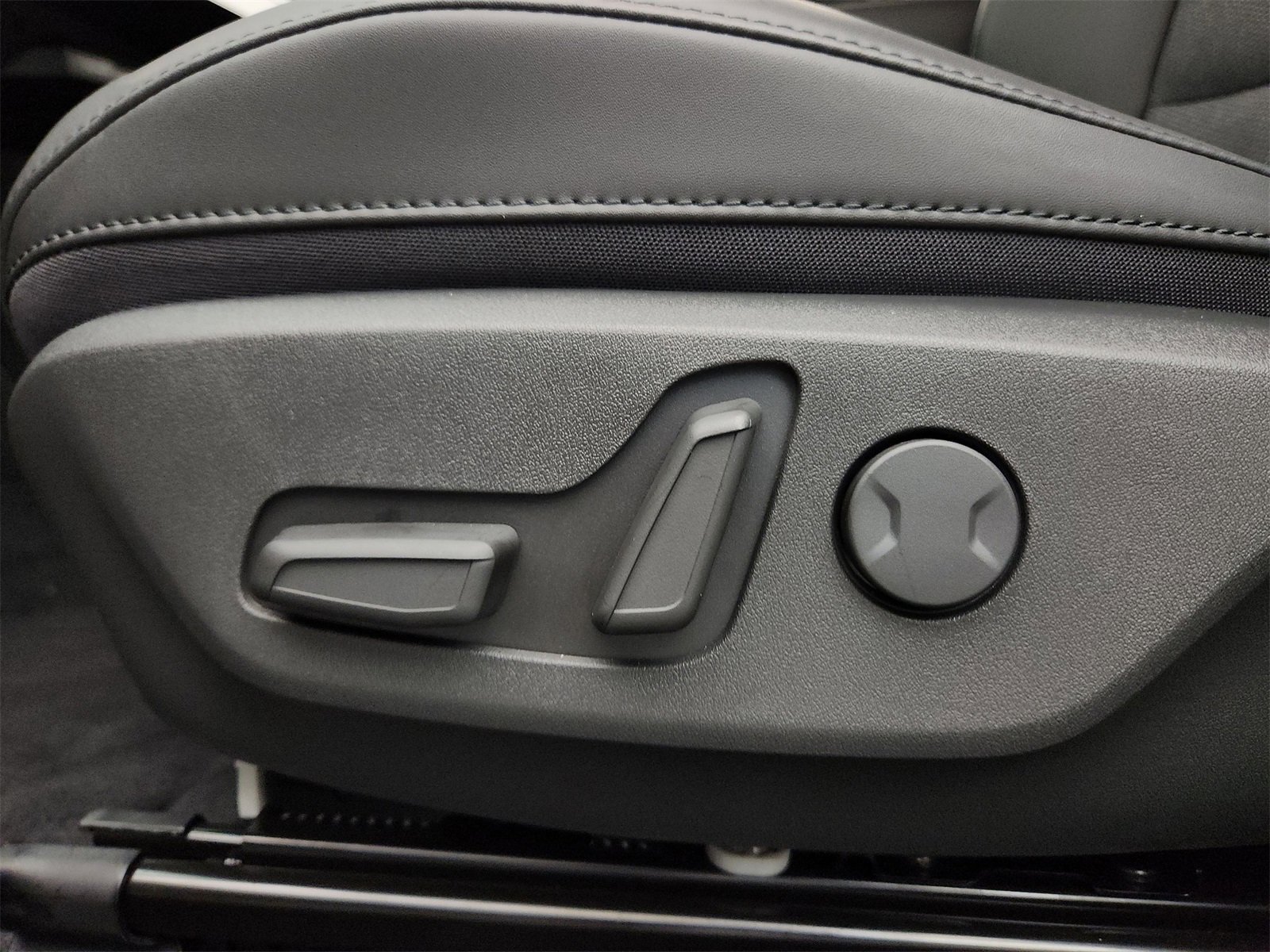 Certified 2025 Kia Niro Wind image 32