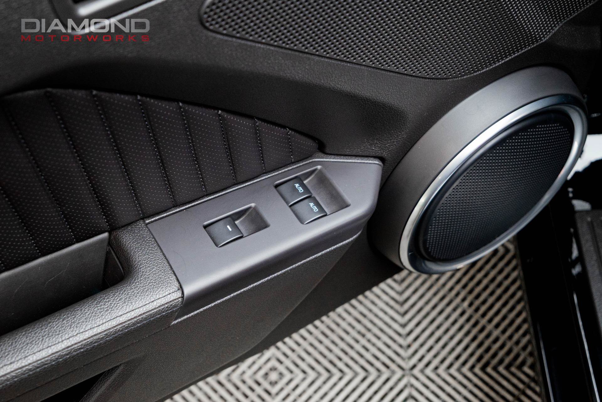 Used 2014 Ford Mustang Shelby GT500 w/ Equipment Group 821A RWD image 98