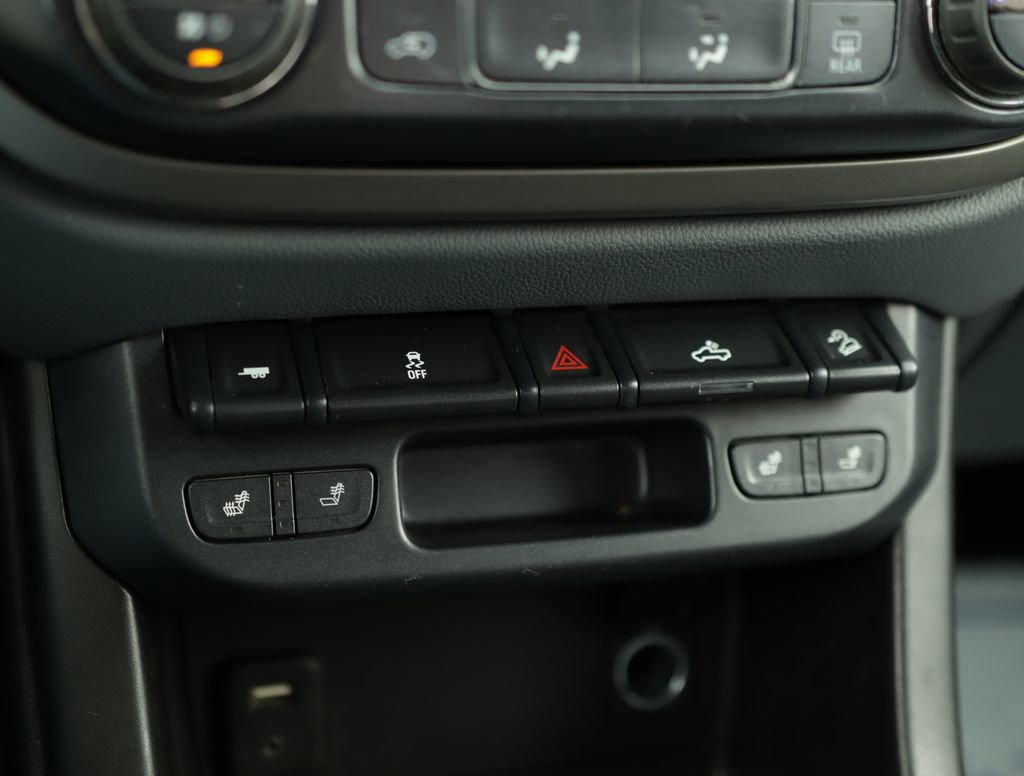 Used 2017 Chevrolet Colorado Z71 image 17