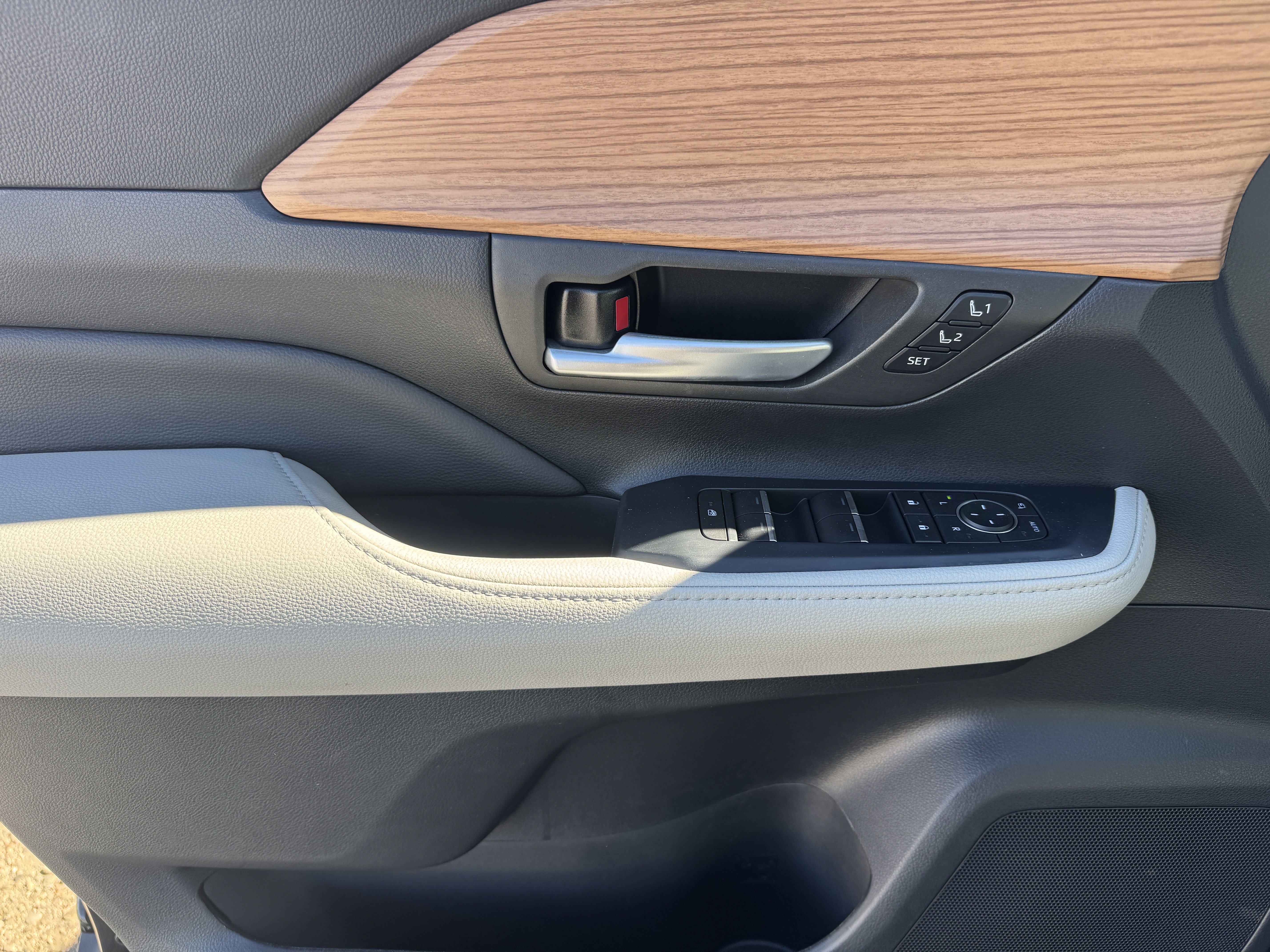 Used 2024 Toyota Grand Highlander AWD image 9