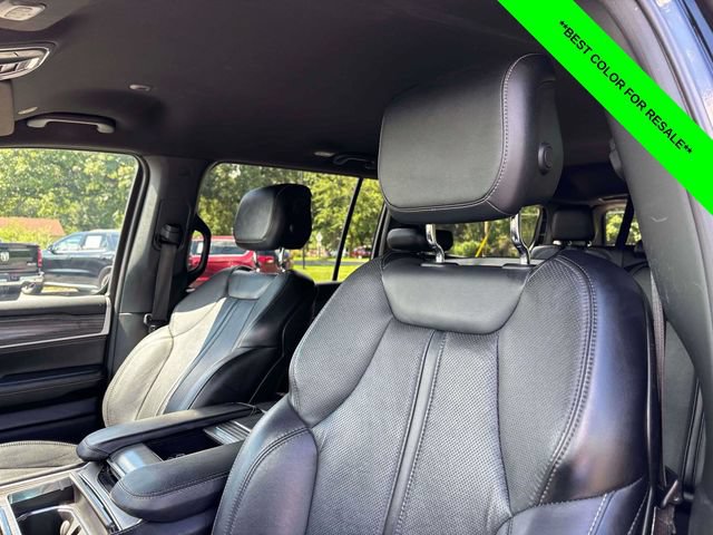 Used 2024 Jeep Wagoneer Series II w/ Flexible Seating Group AWD/4WD image 6