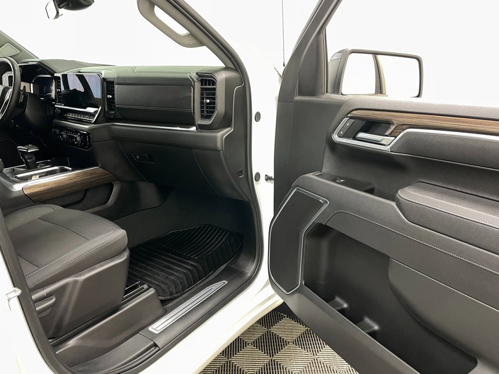 Certified 2025 Chevrolet Silverado 1500 RST image 33