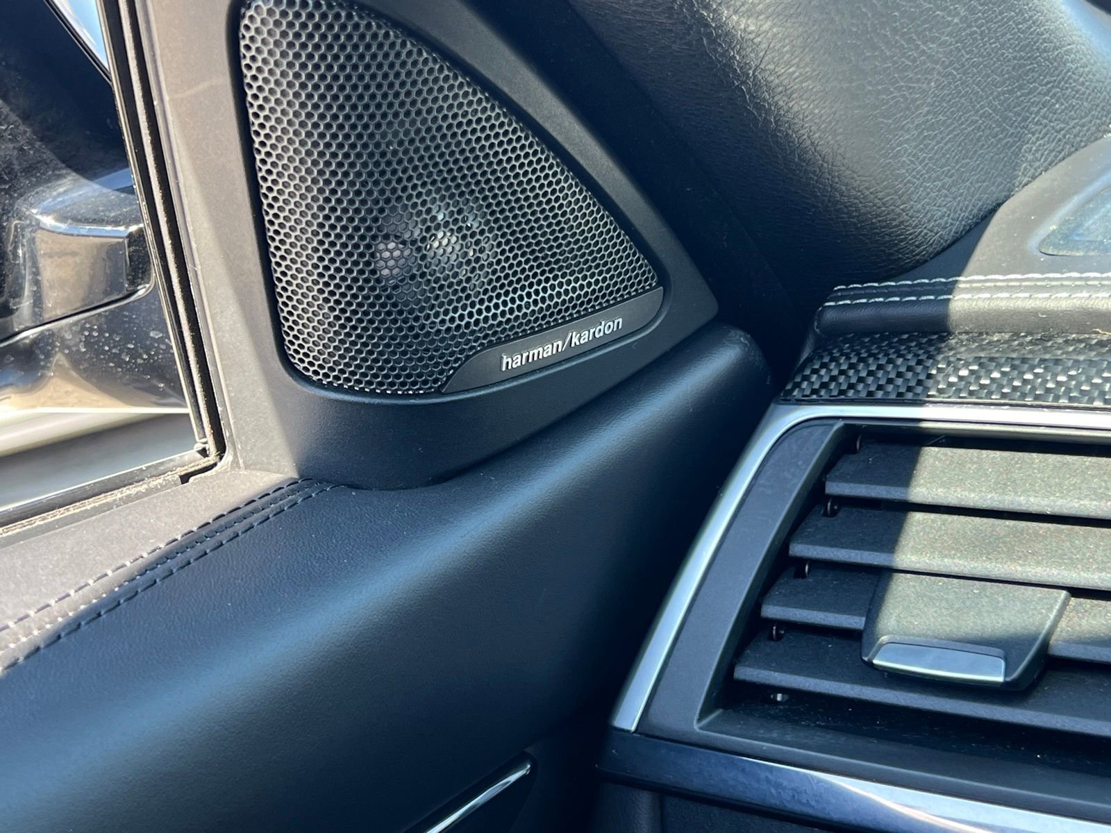 Used 2017 BMW M4 Convertible w/ Executive Package image 28