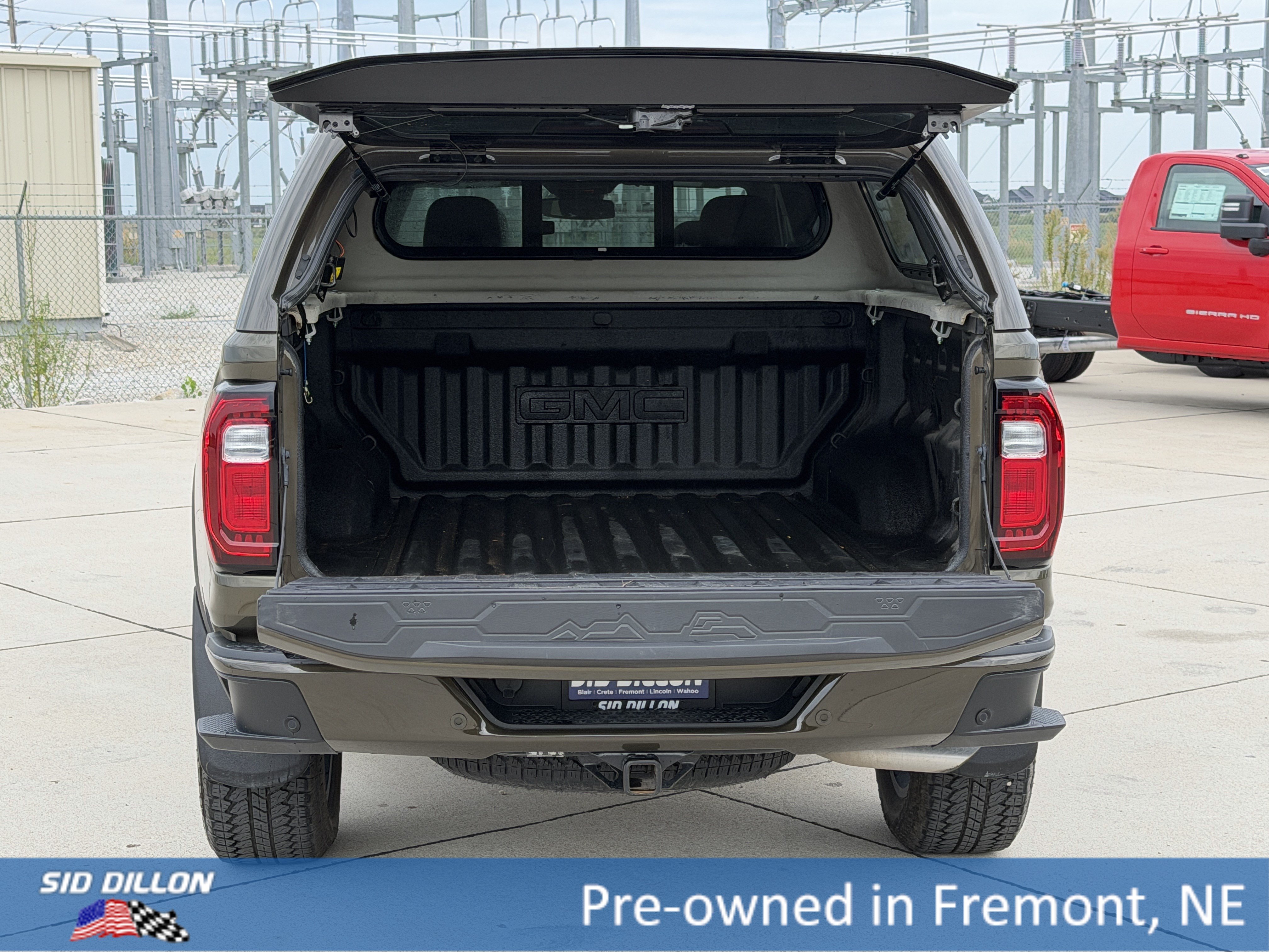 Certified 2025 GMC Canyon Denali AWD/4WD image 5