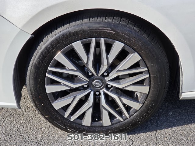 Used 2025 Nissan Altima 2.5 SV FWD image 18