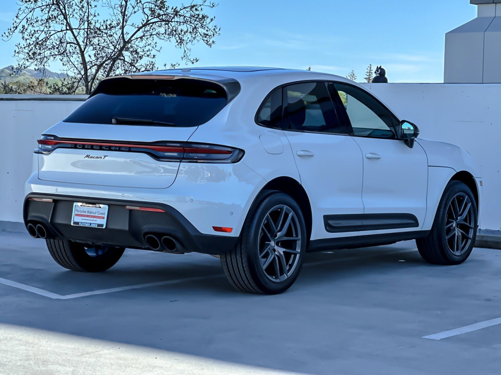 Certified 2025 Porsche Macan Turbo image 8