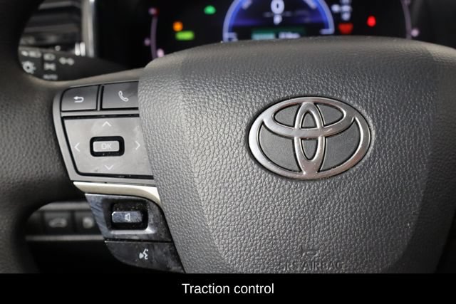 Used 2025 Toyota Camry LE FWD image 7