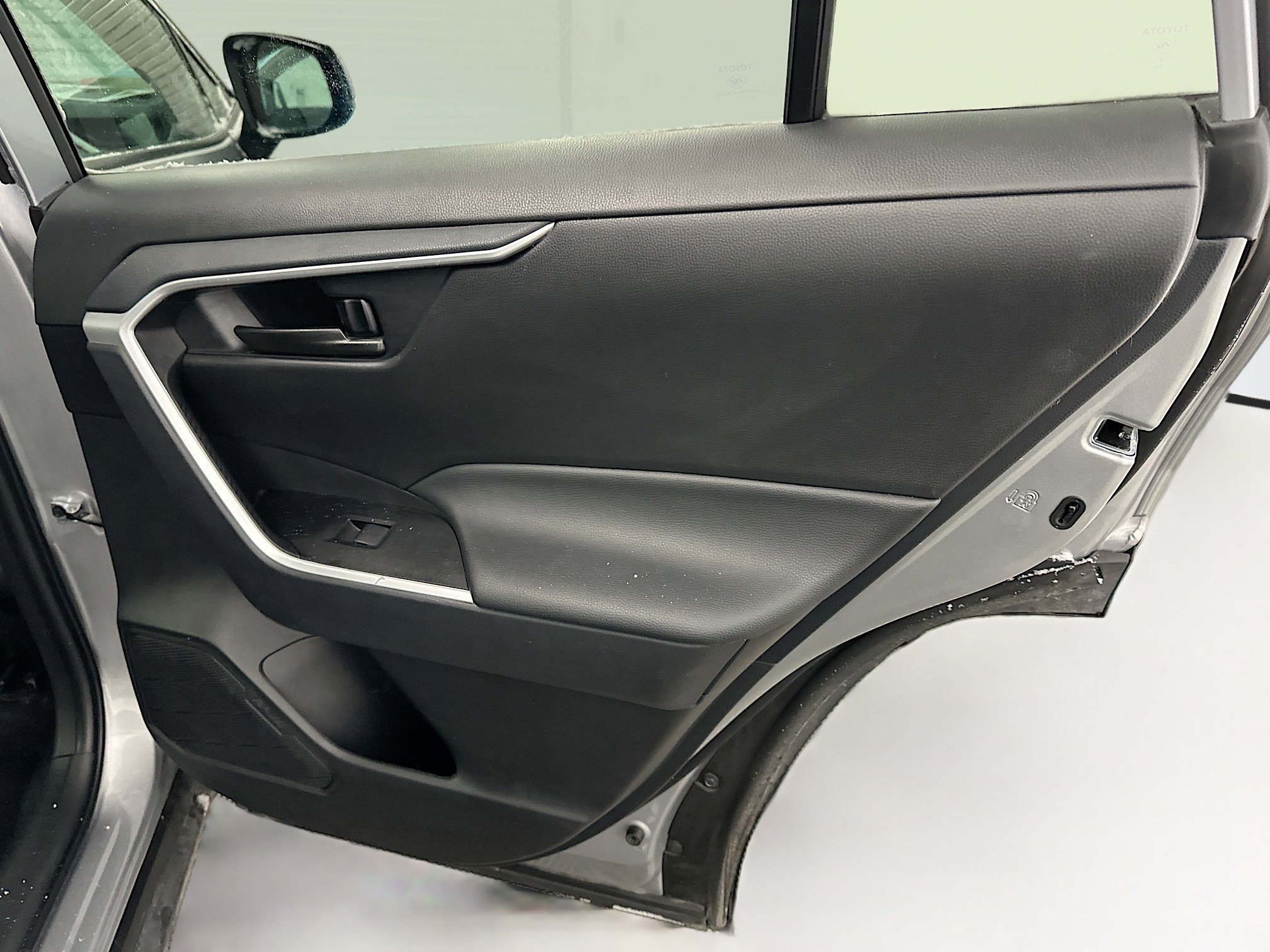 Used 2025 Toyota RAV4 LE image 31