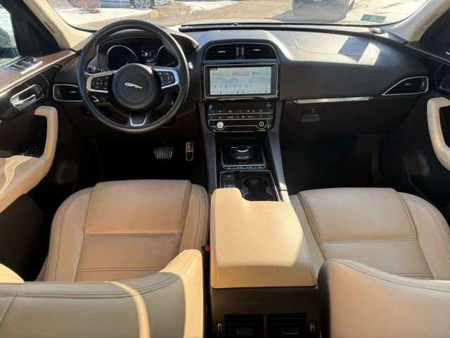 Used 2019 Jaguar F-PACE Prestige image 40