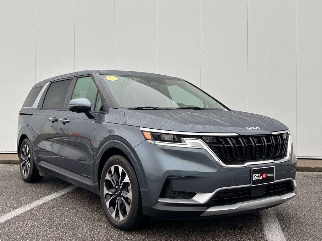 Used 2024 Kia Carnival EX image 6