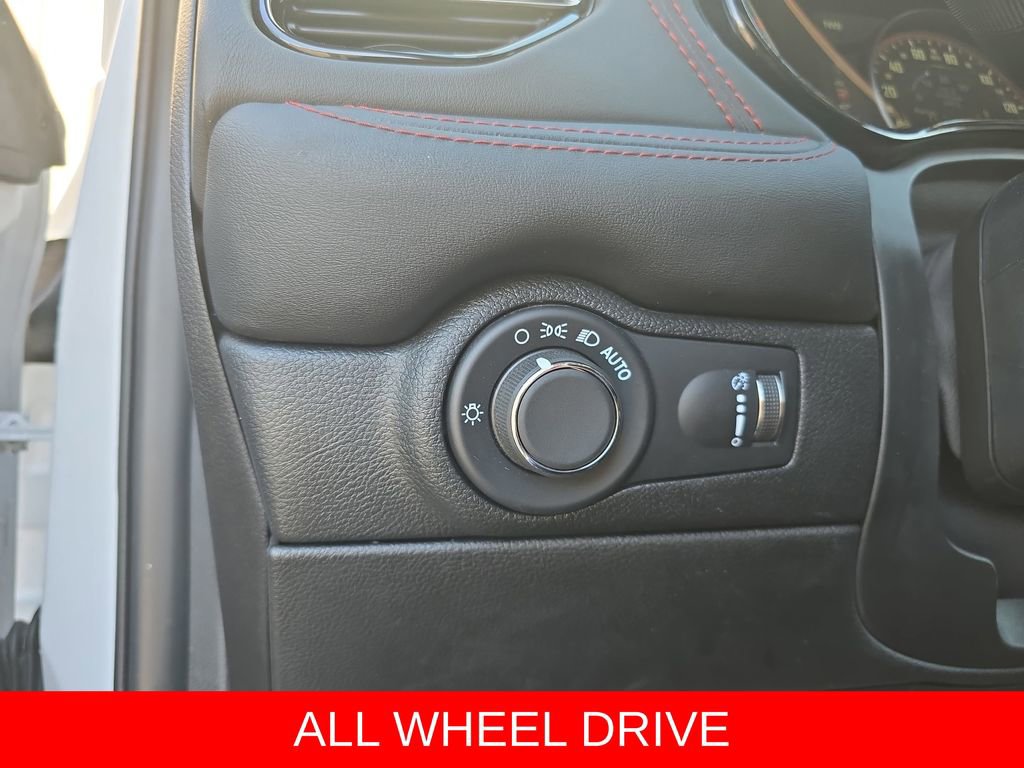 Used 2025 Dodge Durango GT image 28