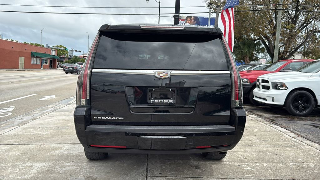Used 2018 Cadillac Escalade ESV Platinum AWD/4WD image 14