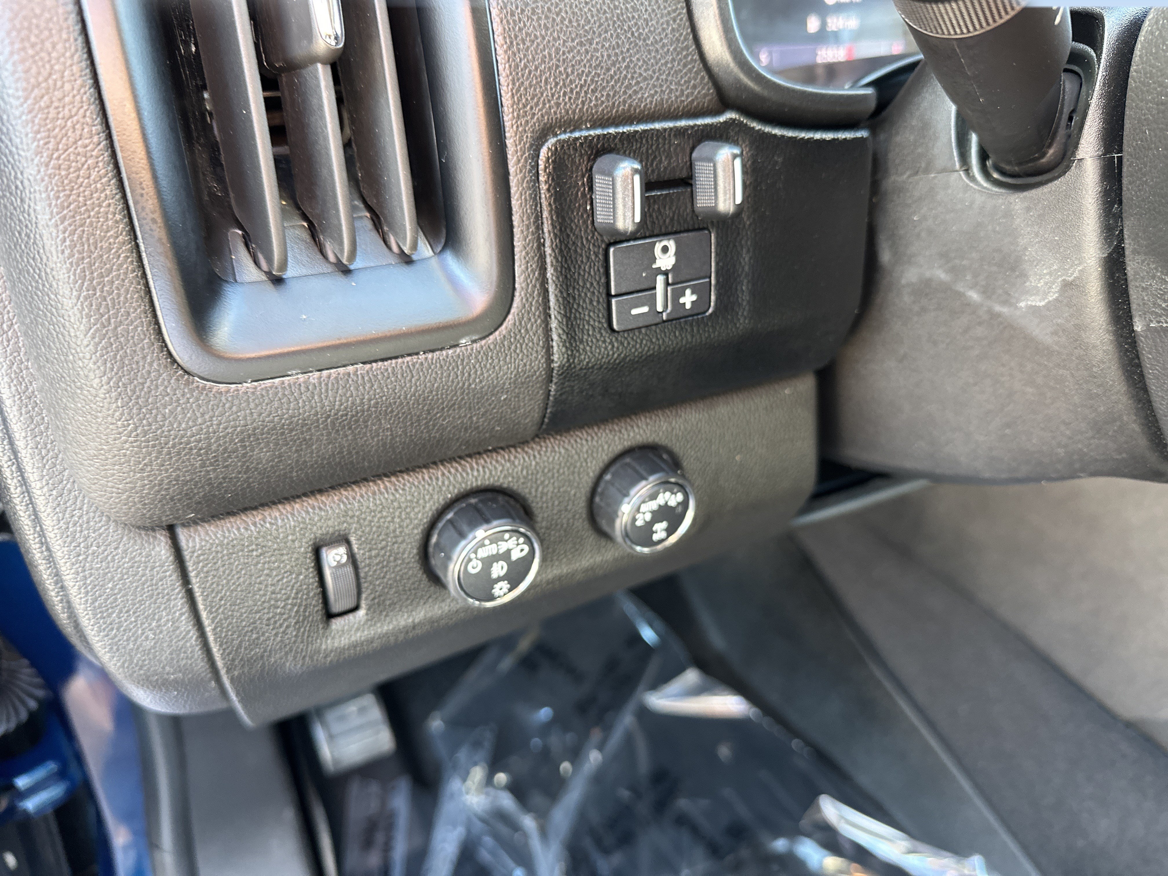 Certified 2019 Chevrolet Colorado LT w/ LT Convenience Package AWD/4WD image 12