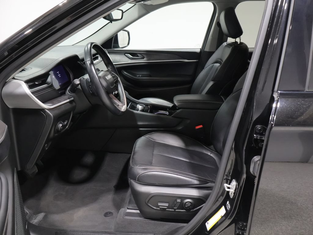 Used 2021 Jeep Grand Cherokee L Limited AWD/4WD image 8