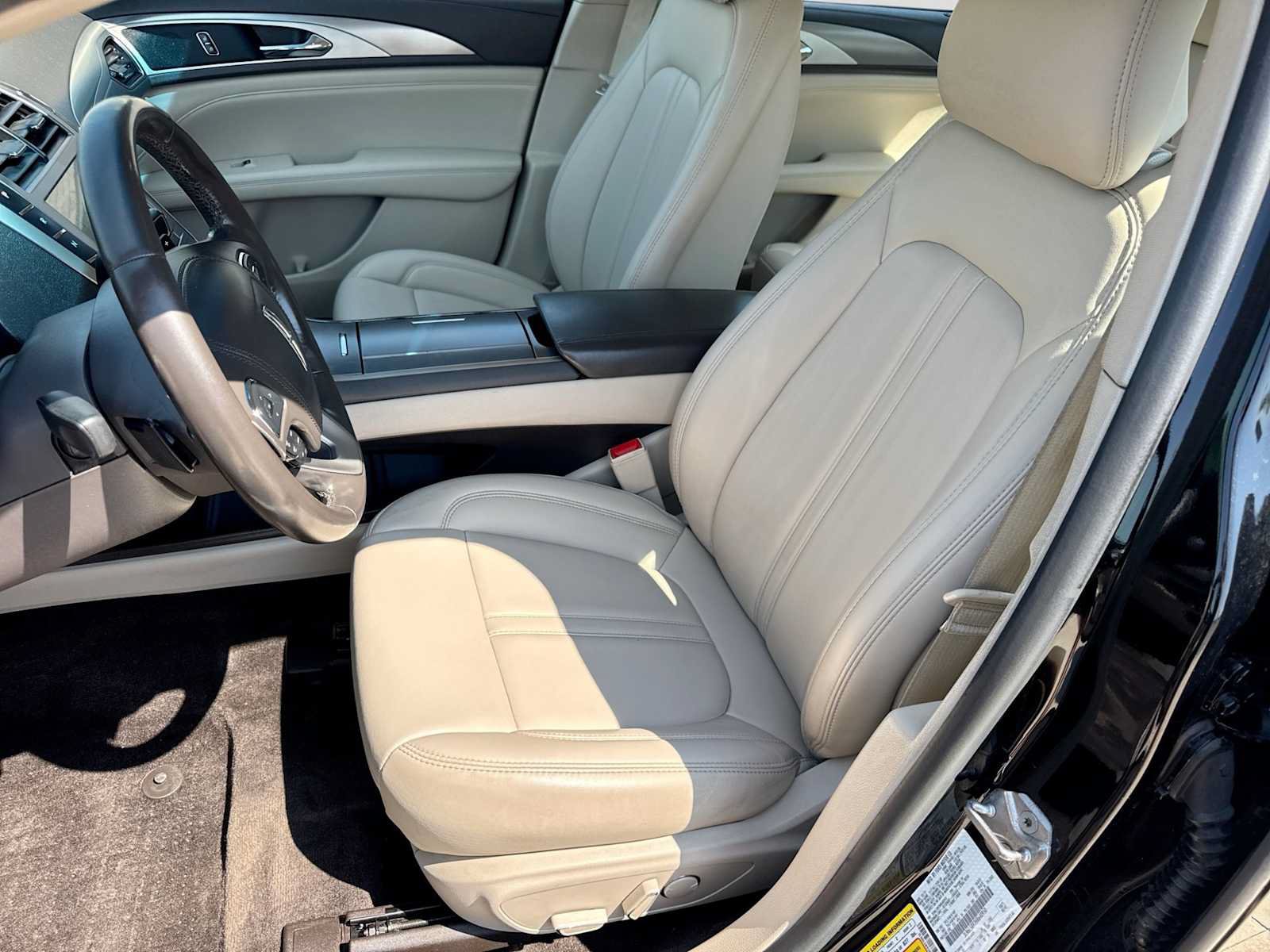 Used 2017 Lincoln MKZ Premiere AWD/4WD image 16