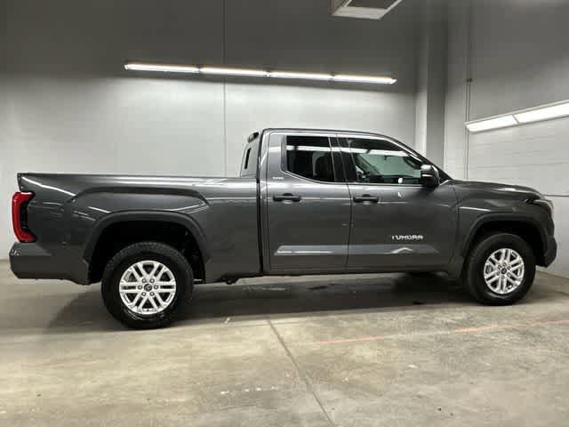 Used 2022 Toyota Tundra SR5 w/ SR5 Convenience Package AWD/4WD image 3