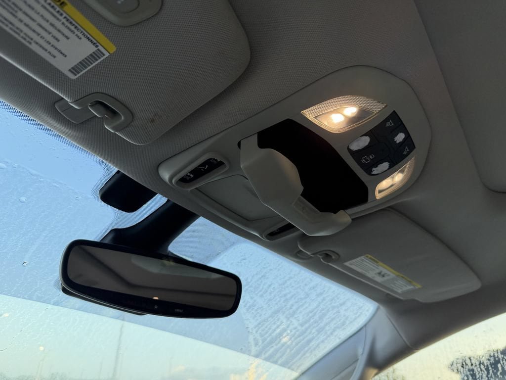 Used 2017 Chrysler Pacifica Limited FWD image 31