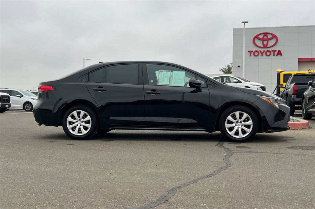 Certified 2025 Toyota Corolla LE image 3