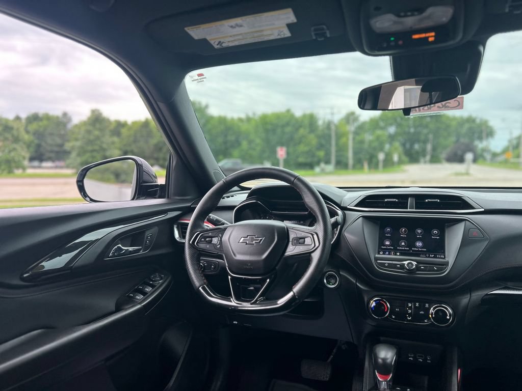 Used 2023 Chevrolet TrailBlazer RS FWD image 33