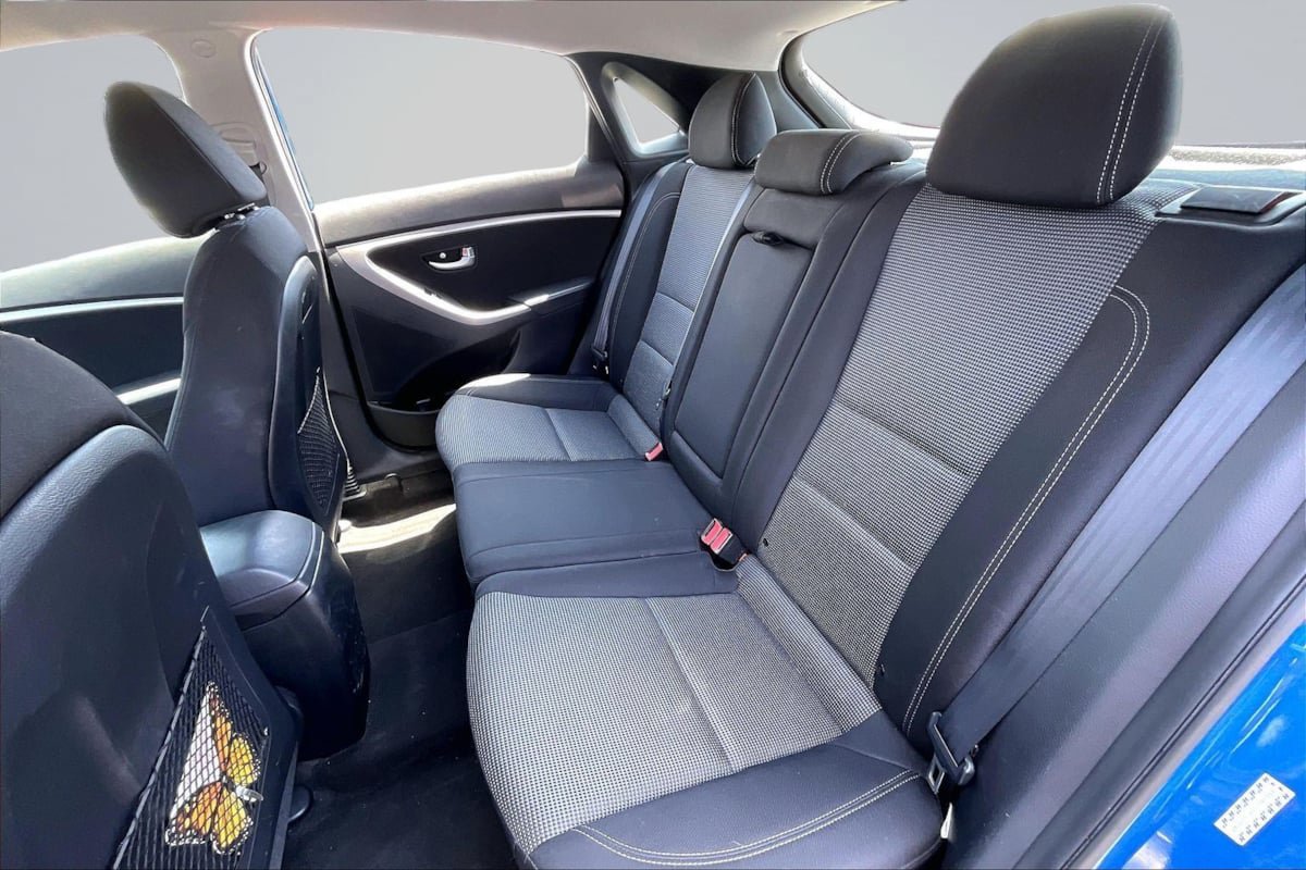 Used 2017 Hyundai Elantra GT FWD image 26