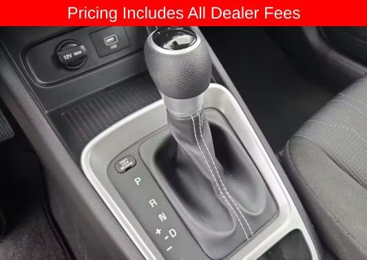 Used 2024 Hyundai Venue Limited FWD image 9