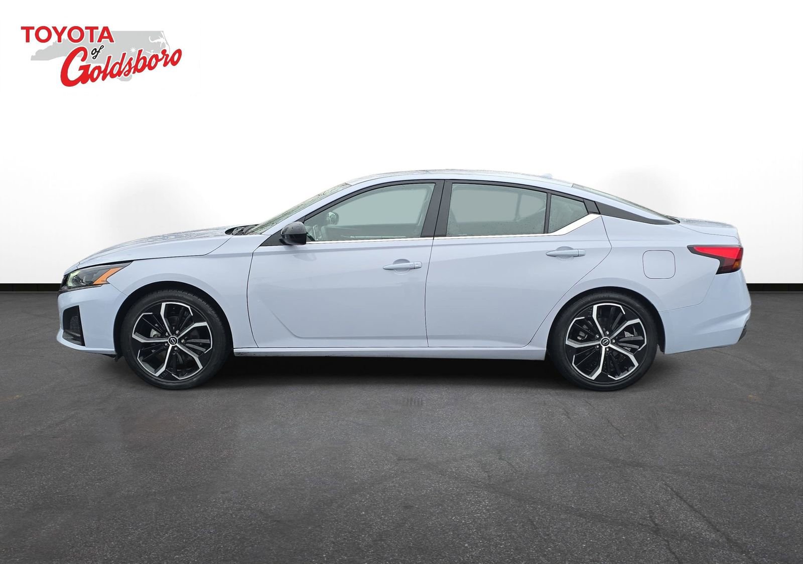 Used 2024 Nissan Altima 2.5 SR image 8