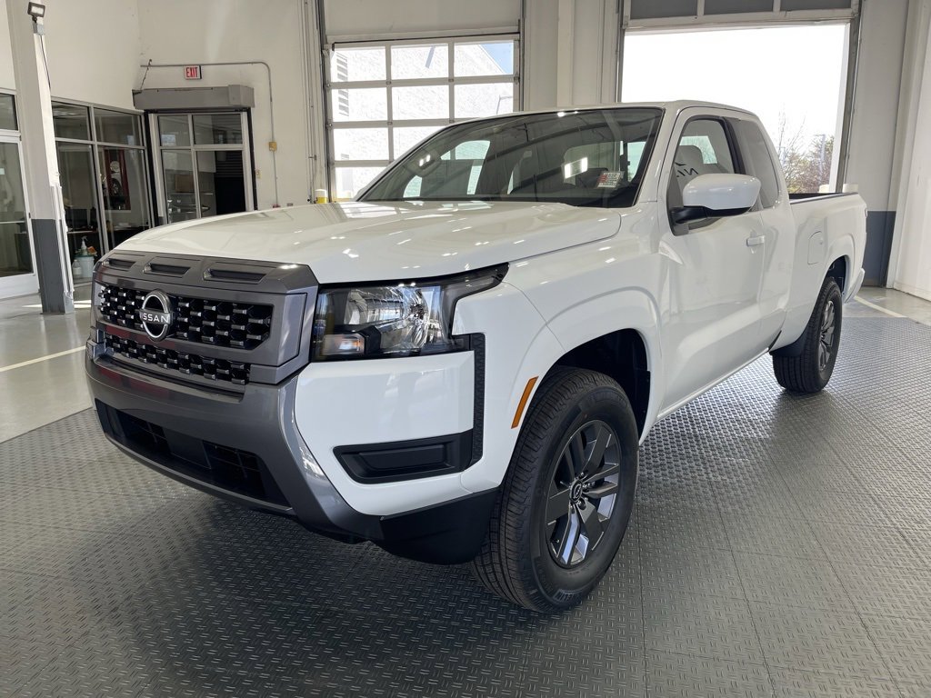 New 2025 Nissan Frontier SV image 4