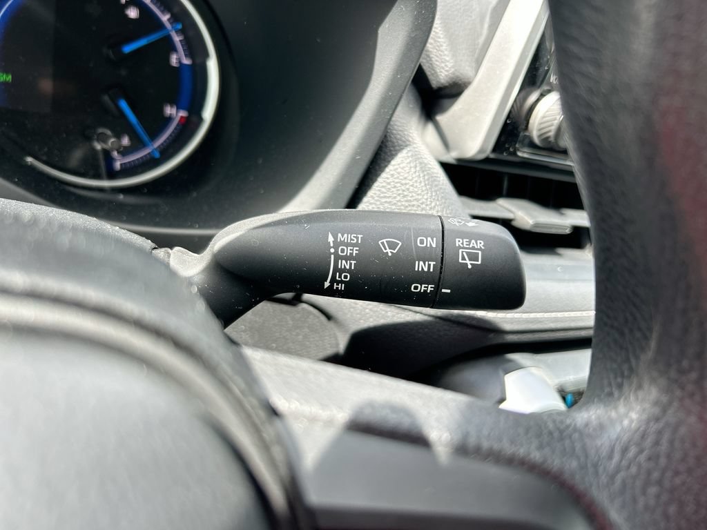 Used 2025 Toyota RAV4 LE AWD/4WD image 18