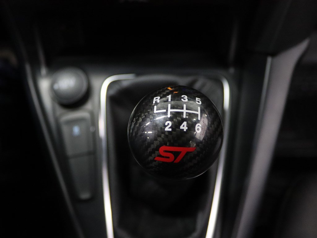Used 2018 Ford Focus ST image 27