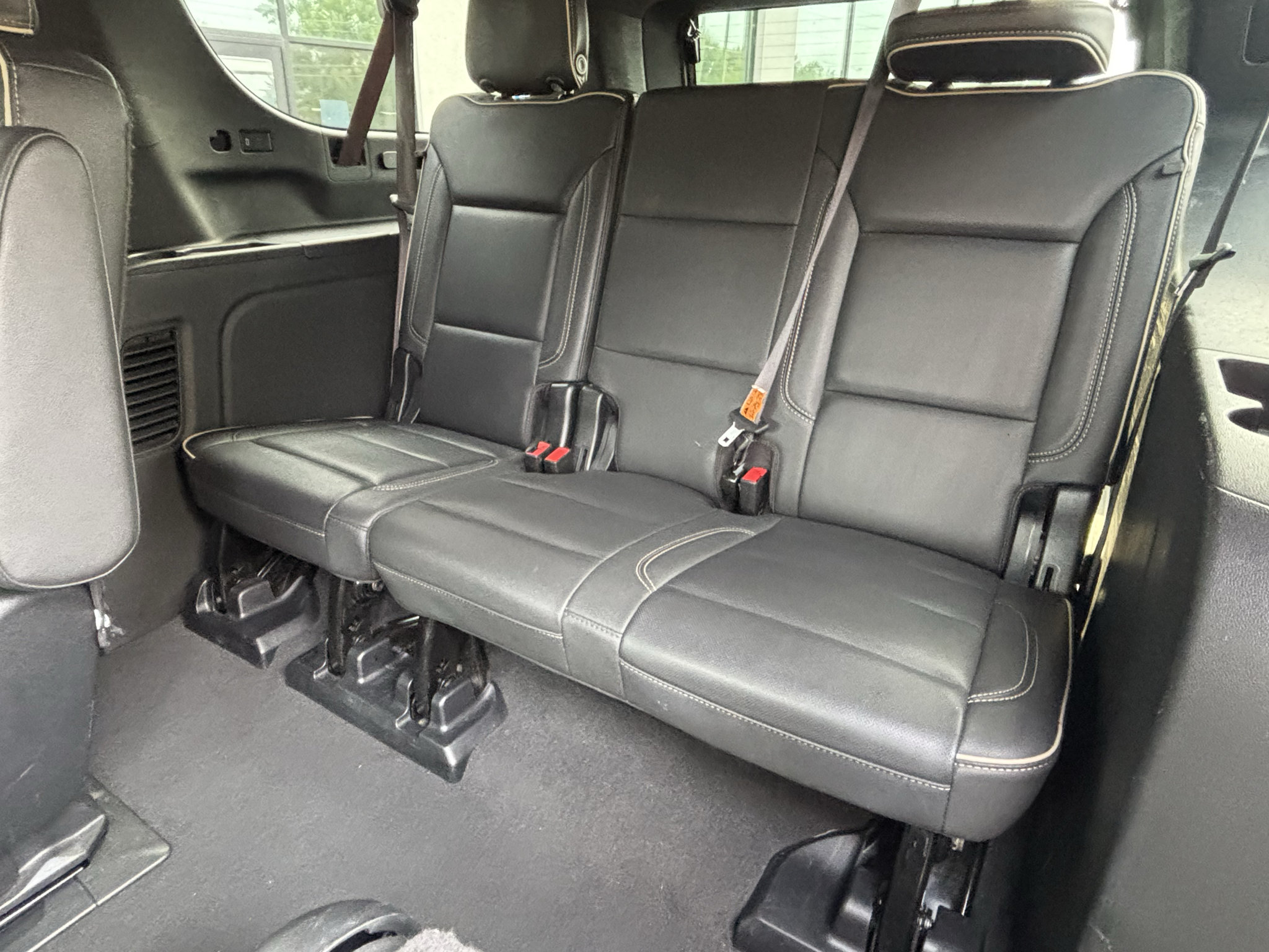 Used 2023 Chevrolet Suburban Premier AWD/4WD image 30