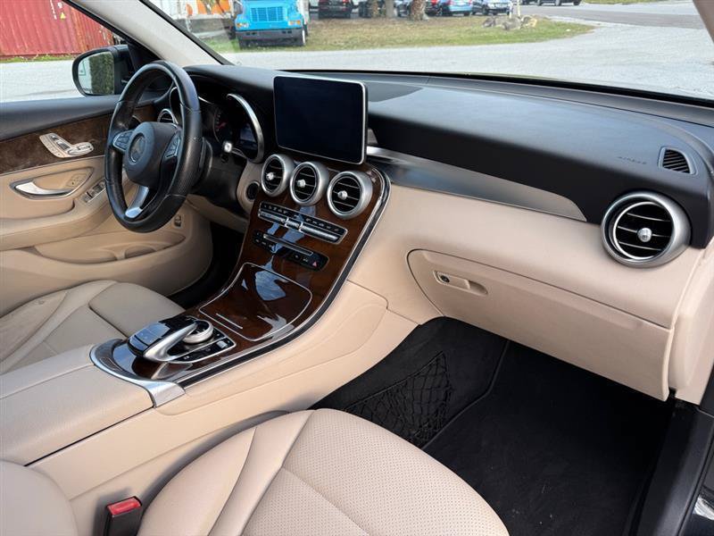 Used 2016 Mercedes-Benz GLC 300 4MATIC image 18