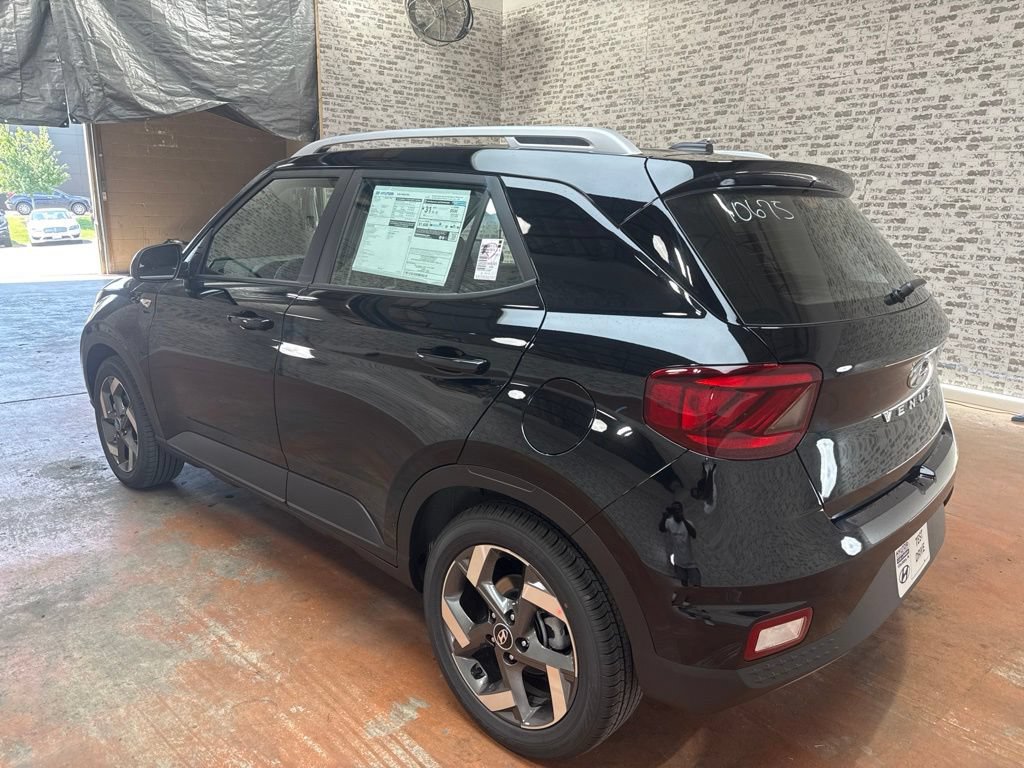 New 2026 Hyundai Venue SEL FWD image 5