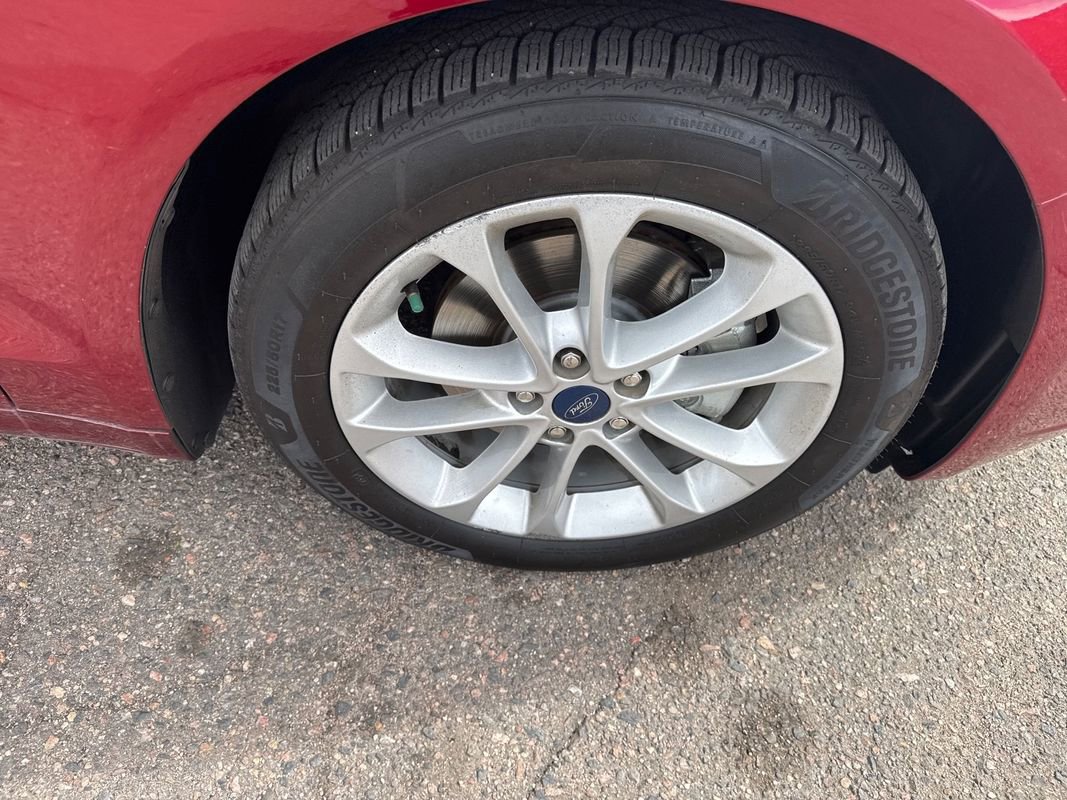Used 2019 Ford Fusion SE image 19