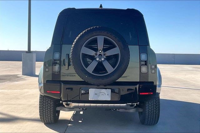 New 2026 Land Rover Defender 110 X-Dynamic SE image 4