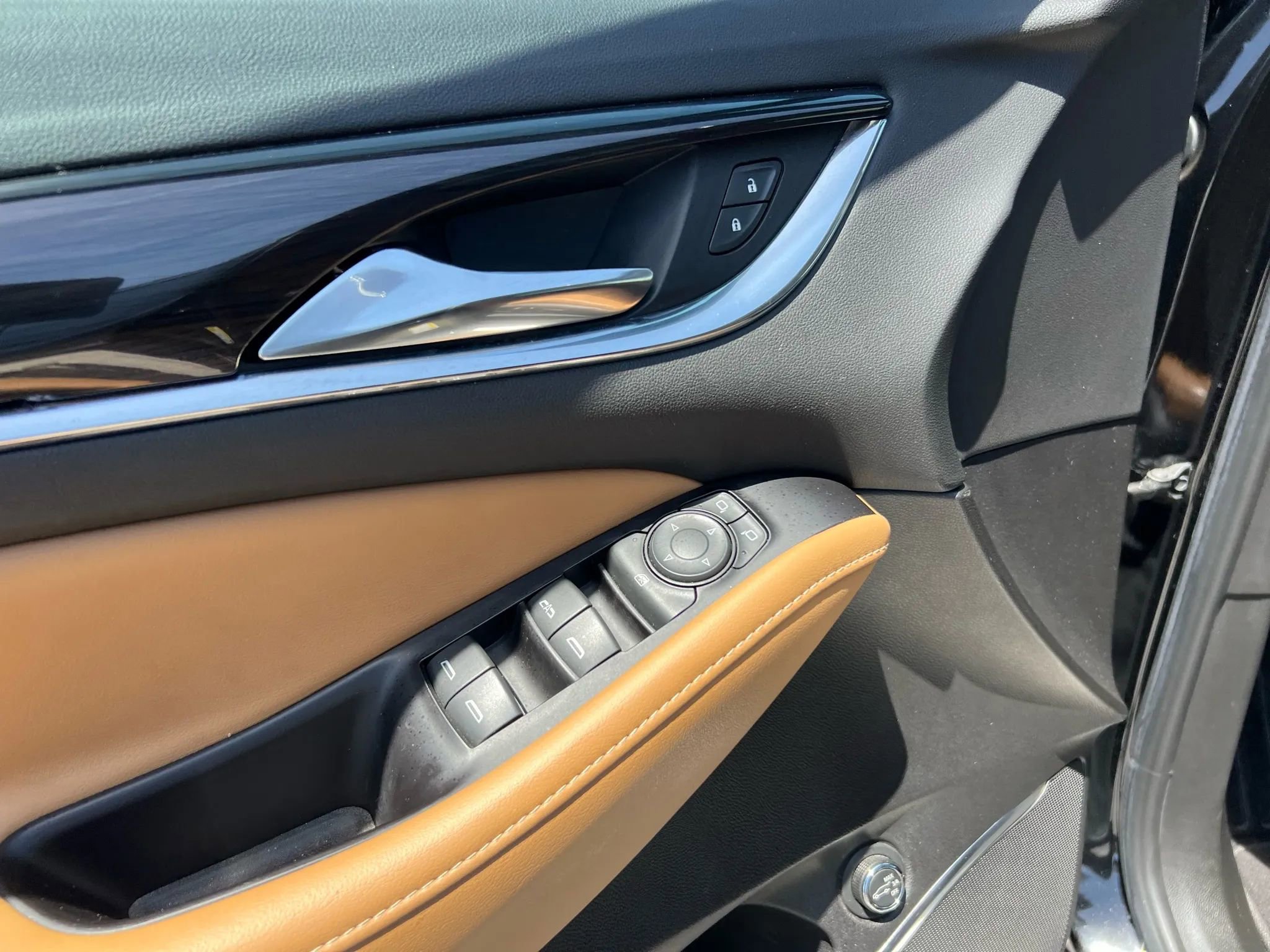 Used 2019 Buick Enclave Essence w/ Trailering Package, 5000 lbs. image 11