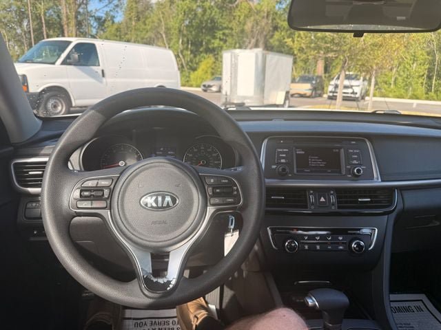 Used 2017 Kia Optima LX w/ Option Group 014 FWD image 2