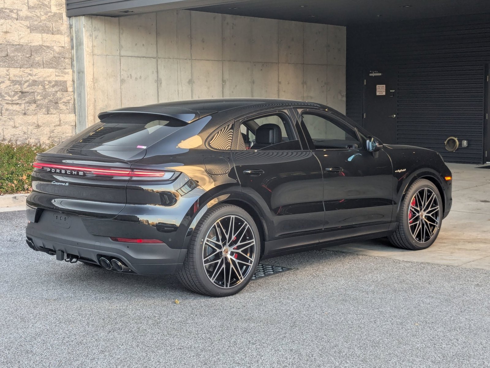 Used 2026 Porsche Cayenne S AWD/4WD image 9