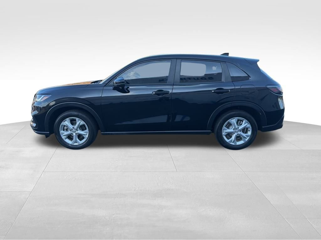 Used 2023 Honda HR-V LX image 2